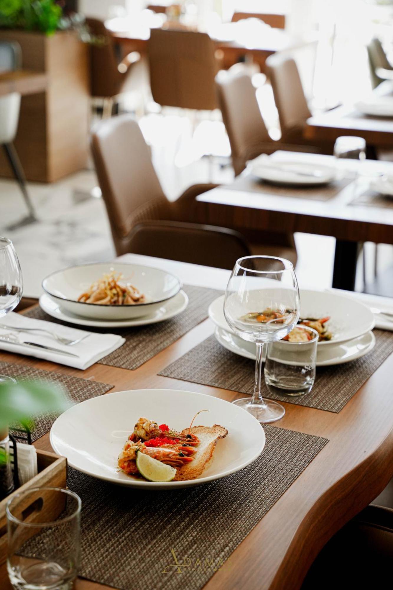 Adamas Resort & Hotel Lezhe Bagian luar foto