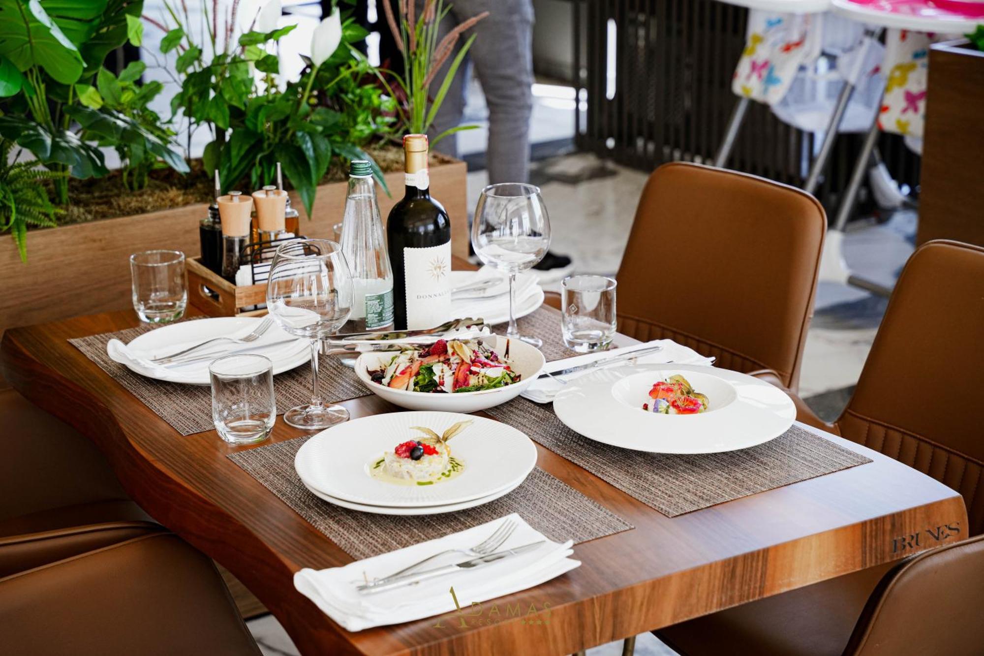 Adamas Resort & Hotel Lezhe Bagian luar foto